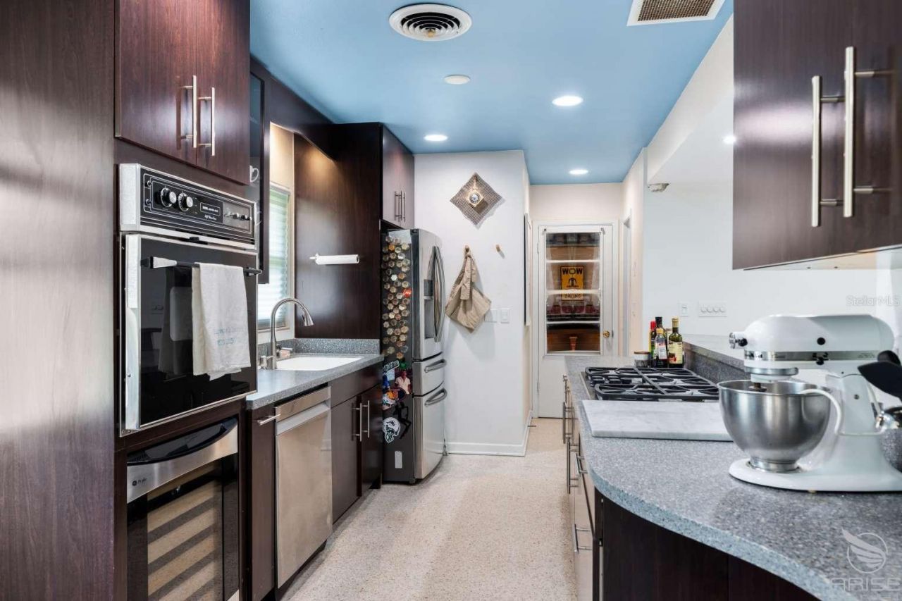 812 E 13th Avenue, New Smyrna Beach, FL 32169 Photo