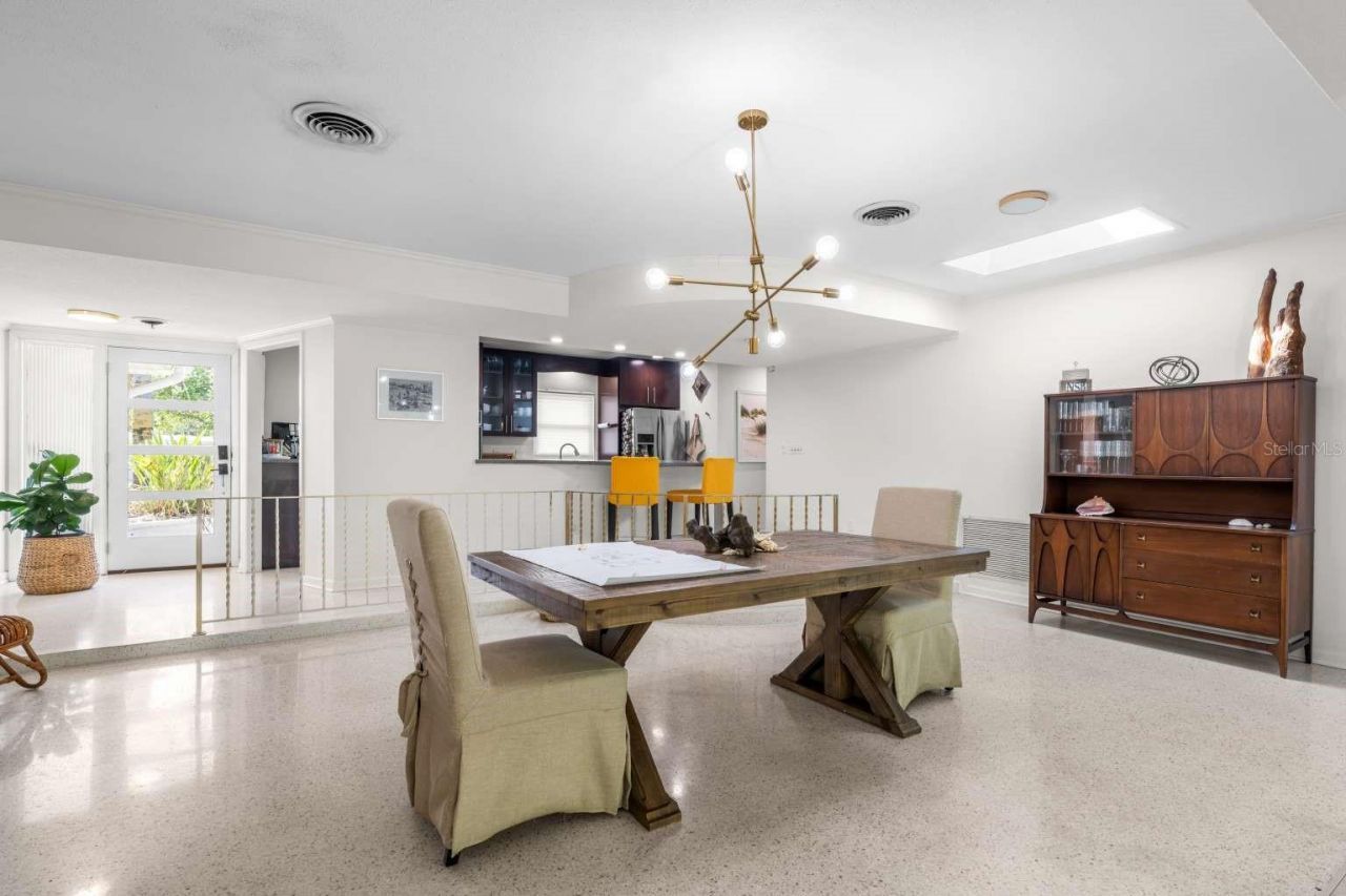 812 E 13th Avenue, New Smyrna Beach, FL 32169 Photo