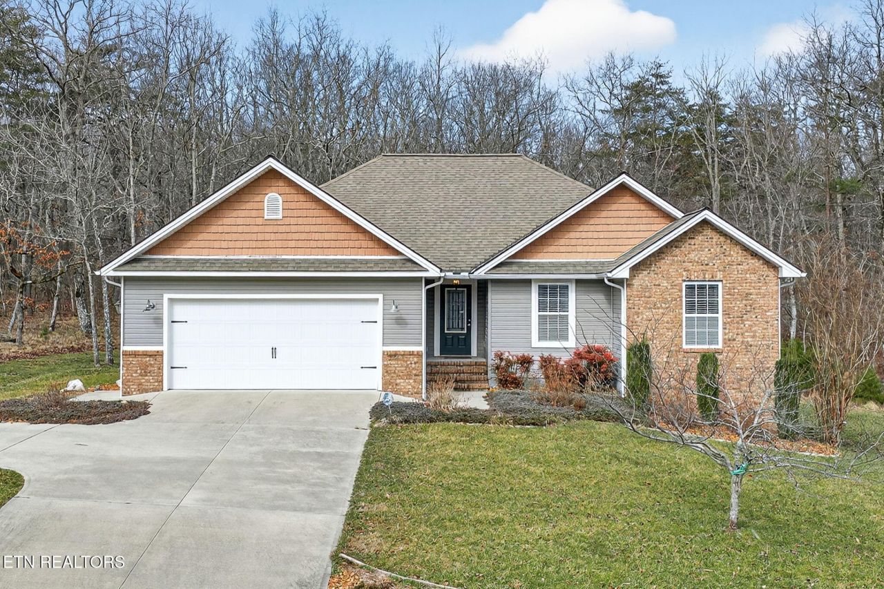 513 Lakeview Drive, Crossville, TN 38558 Main Photo
