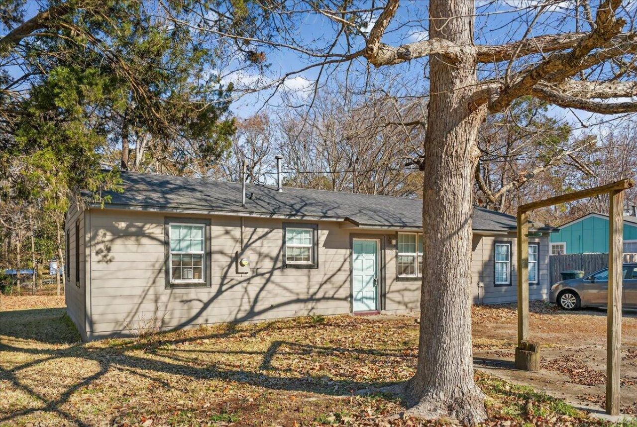 228 Laurel Avenue Photo 1