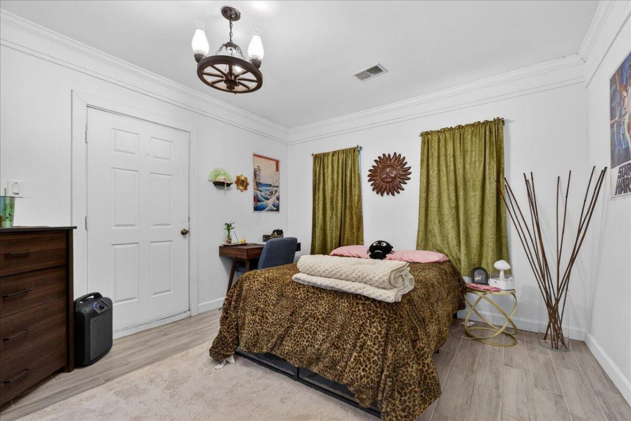 228 Laurel Avenue Photo 11