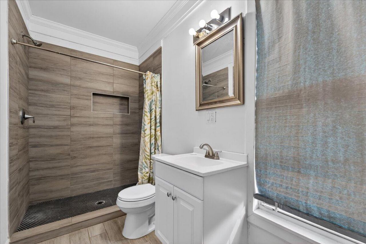 228 Laurel Avenue Photo 13