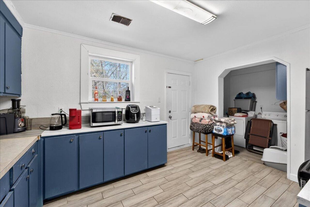 228 Laurel Avenue Photo 7