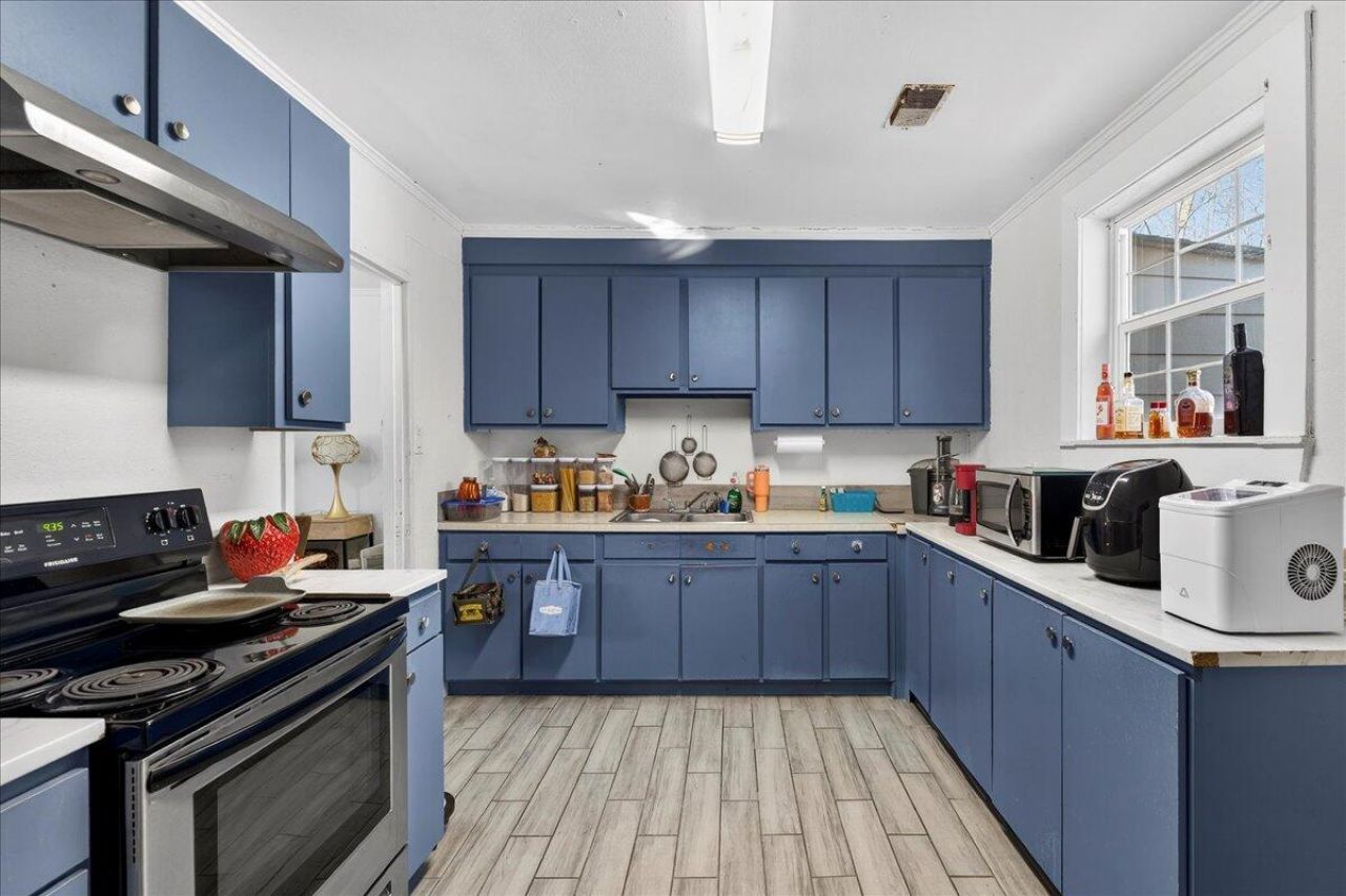 228 Laurel Avenue Photo 9