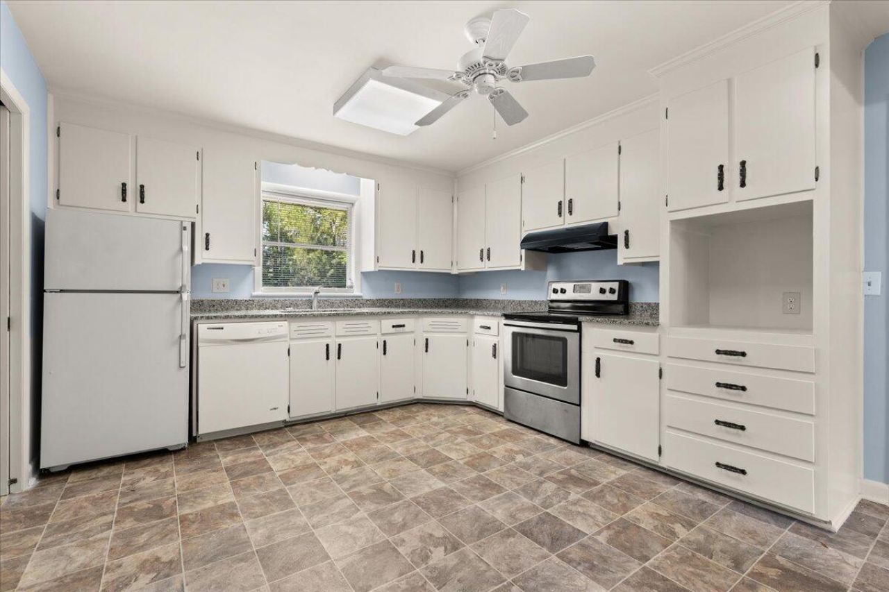 3085 Savannah Highway Photo 9