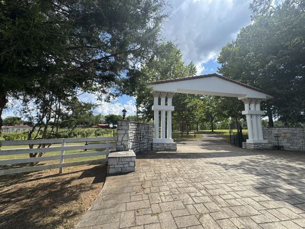 2982 Harvey Bowden Rd, Paris, TN 38242