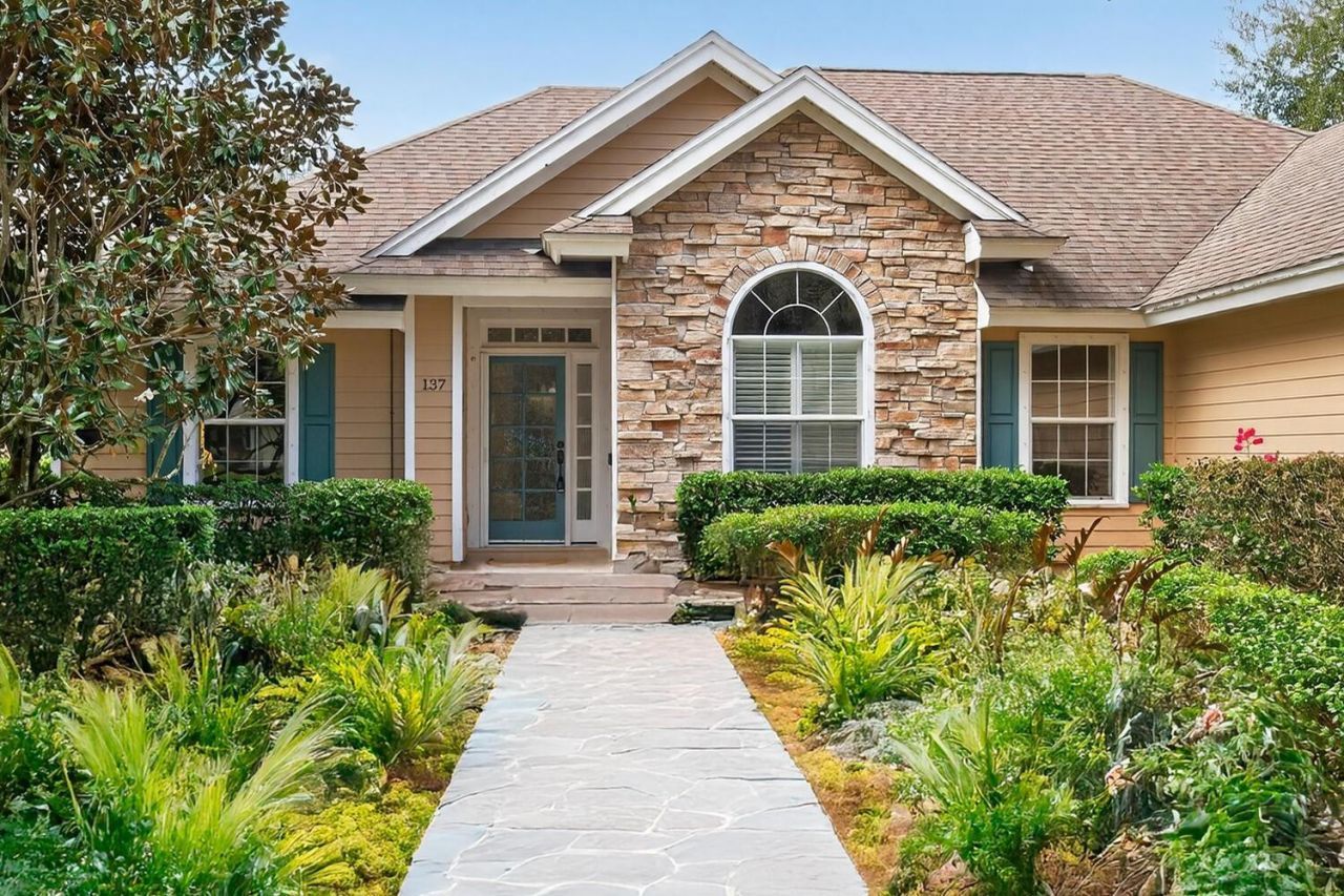 137 38th Court, Vero Beach, FL 32968 Main Photo