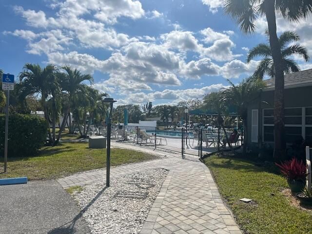 910 S South Drive, Unit A, Delray Beach, FL 33445 Photo