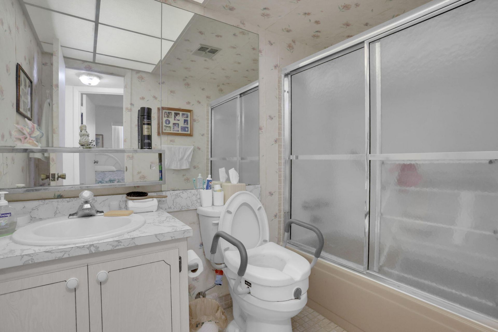 2751 E Sunrise Lakes Drive, Unit 204, Sunrise, FL 33322 Photo