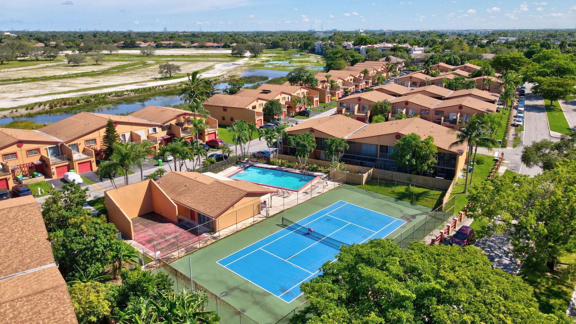 2751 E Sunrise Lakes Drive, Unit 204, Sunrise, FL 33322 Photo