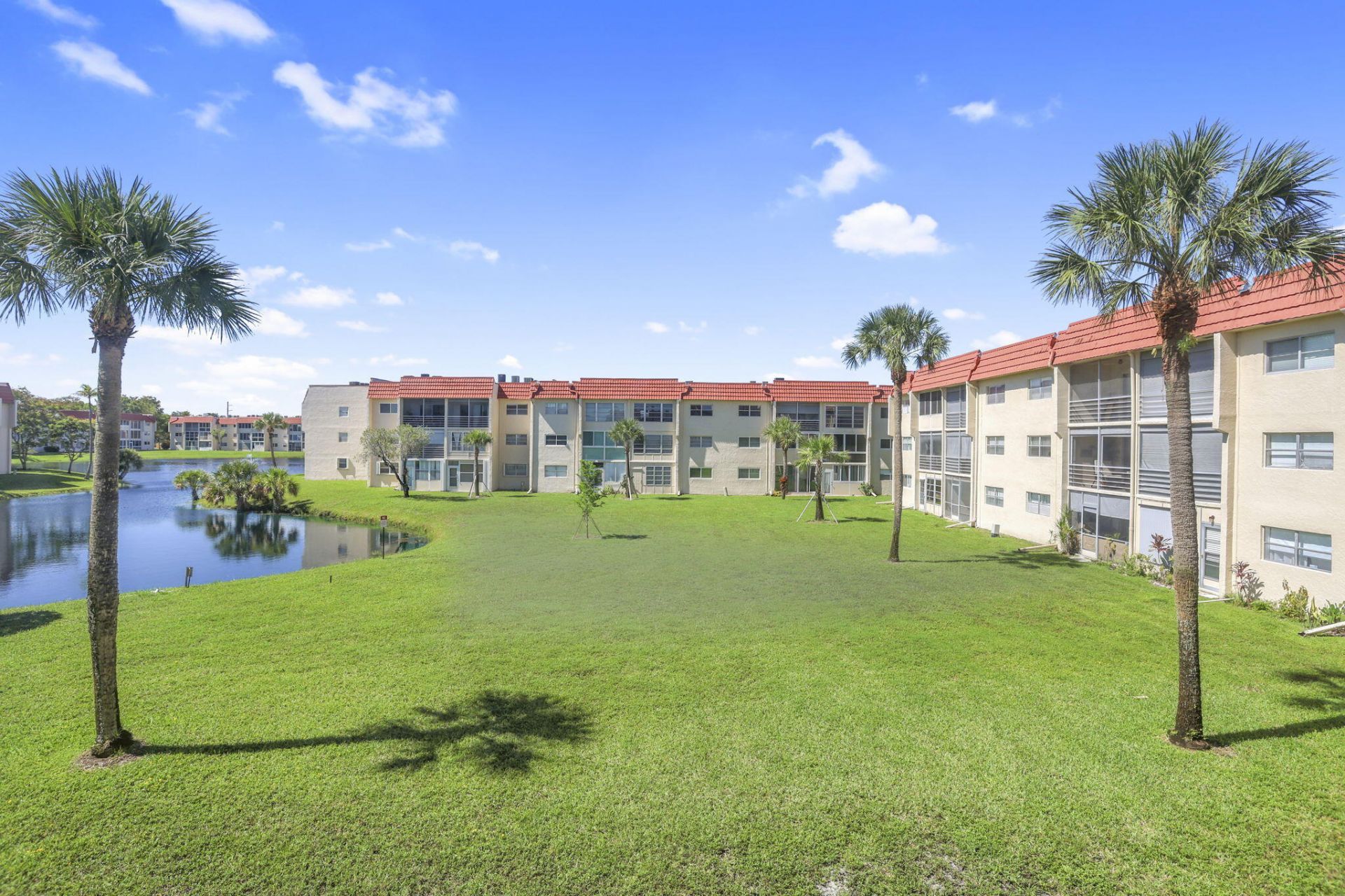 2751 E Sunrise Lakes Drive, Unit 204, Sunrise, FL 33322 Photo