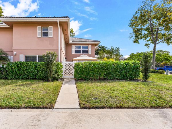 3136 Kingston Court, West Palm Beach, FL 33409