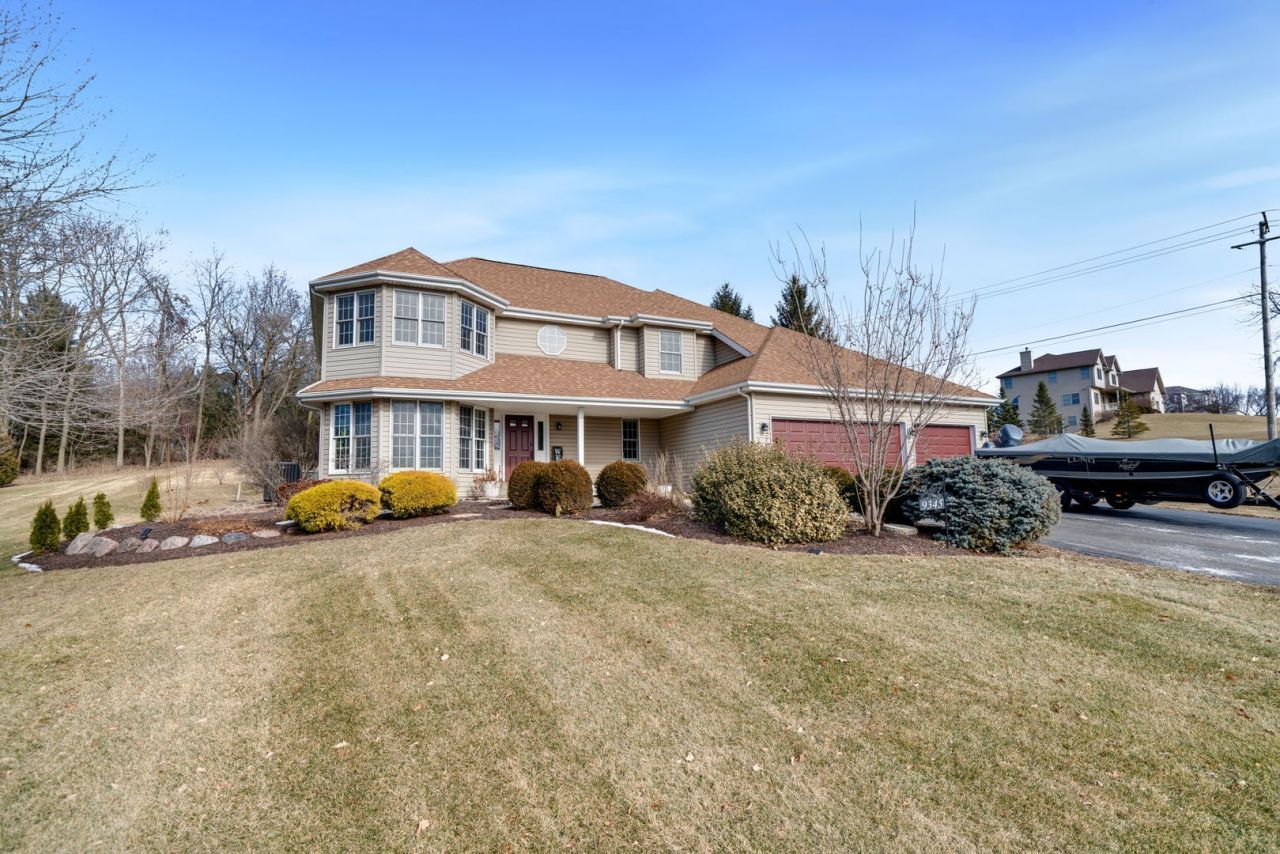 9345 N Oakleaf Court, Byron, IL 61010 Main Photo