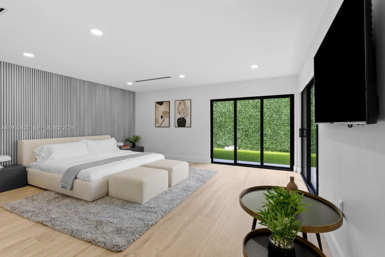 85 W Shore Dr W, Miami, FL 33133 Photo