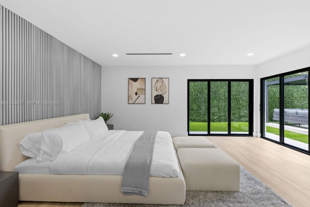 85 W Shore Dr W, Miami, FL 33133 Photo