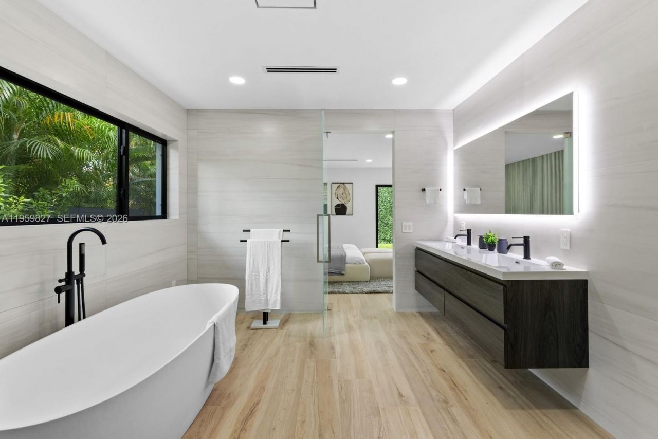 85 W Shore Dr W, Miami, FL 33133 Photo