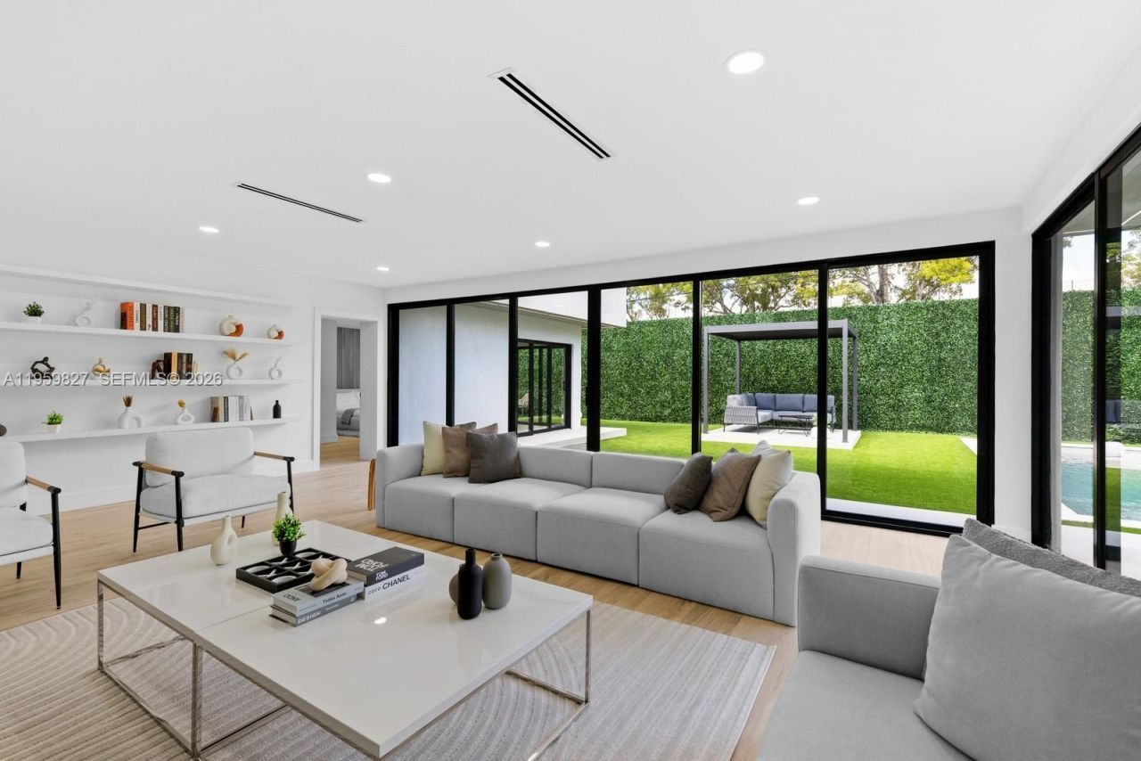 85 W Shore Dr W, Miami, FL 33133 Photo