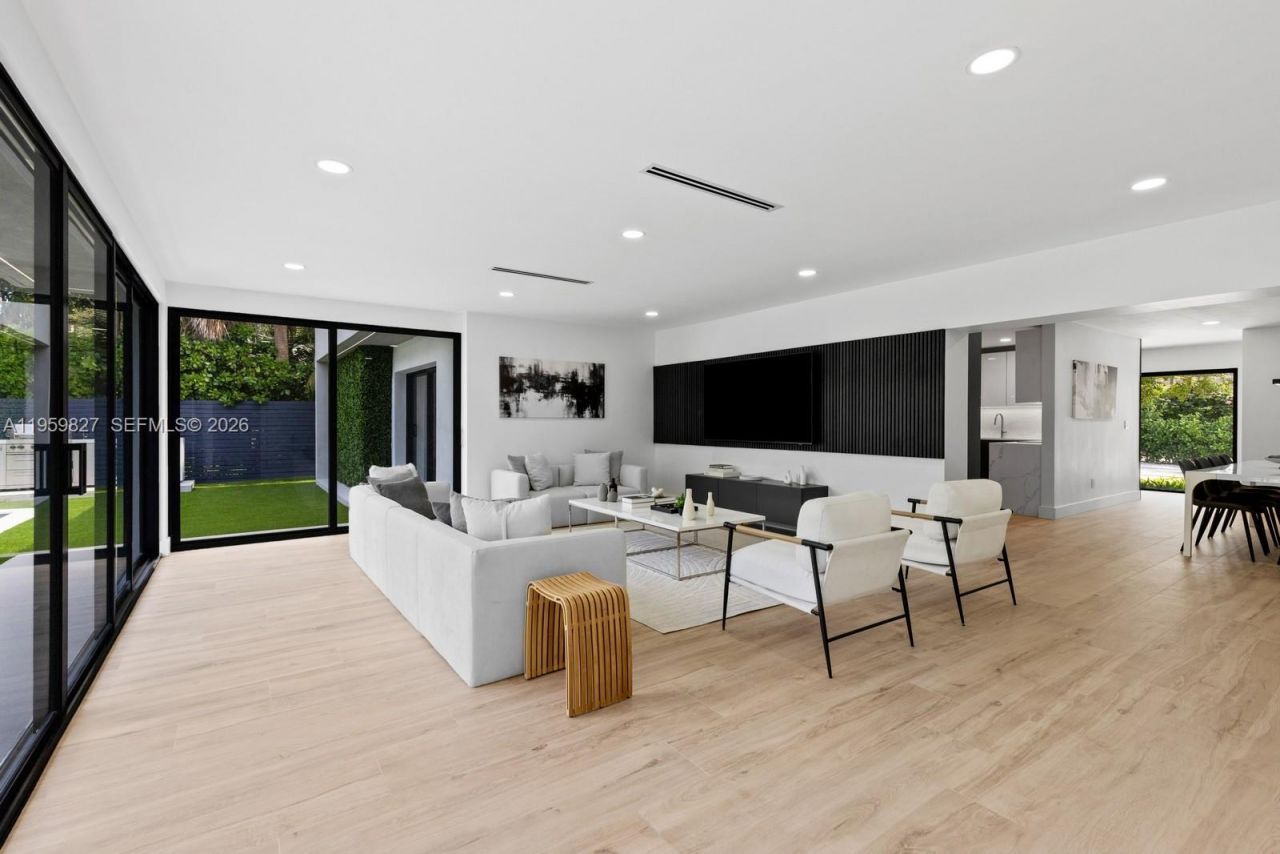 85 W Shore Dr W, Miami, FL 33133 Photo