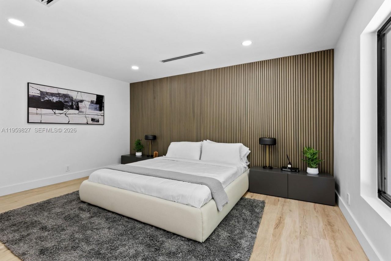 85 W Shore Dr W, Miami, FL 33133 Photo