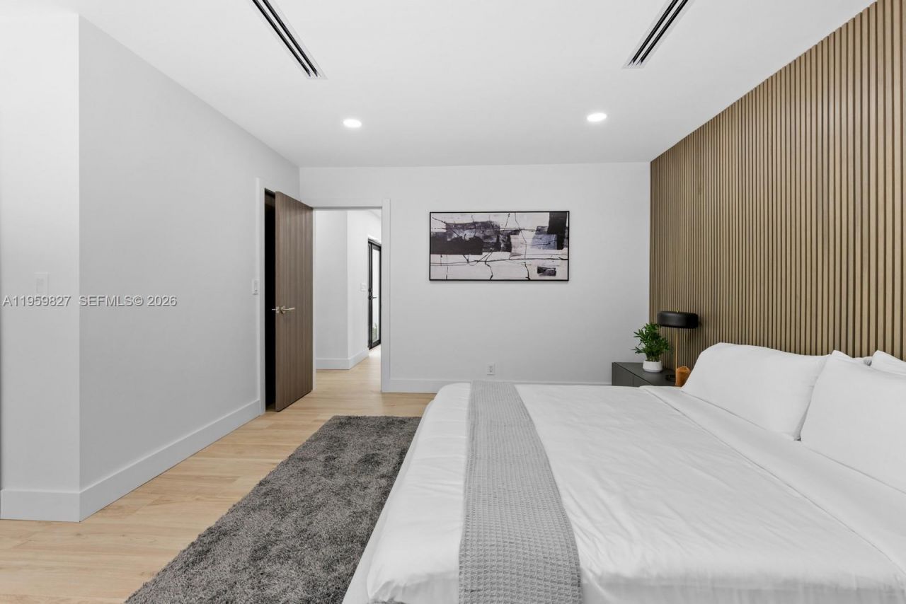 85 W Shore Dr W, Miami, FL 33133 Photo