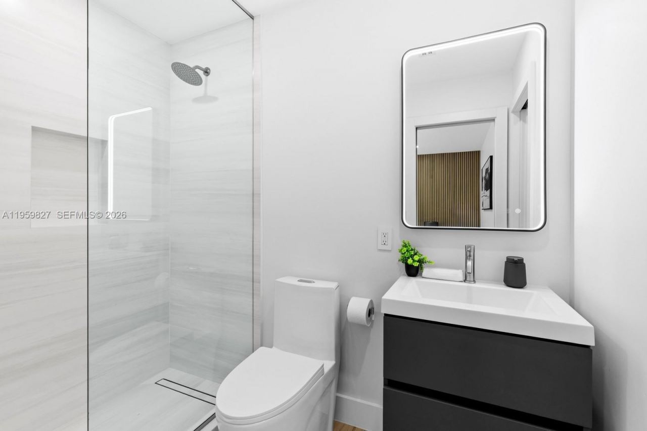 85 W Shore Dr W, Miami, FL 33133 Photo