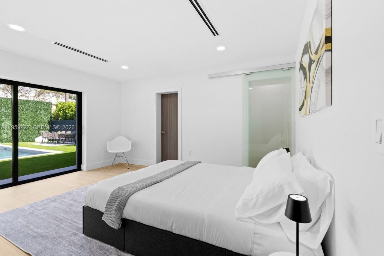 85 W Shore Dr W, Miami, FL 33133 Photo