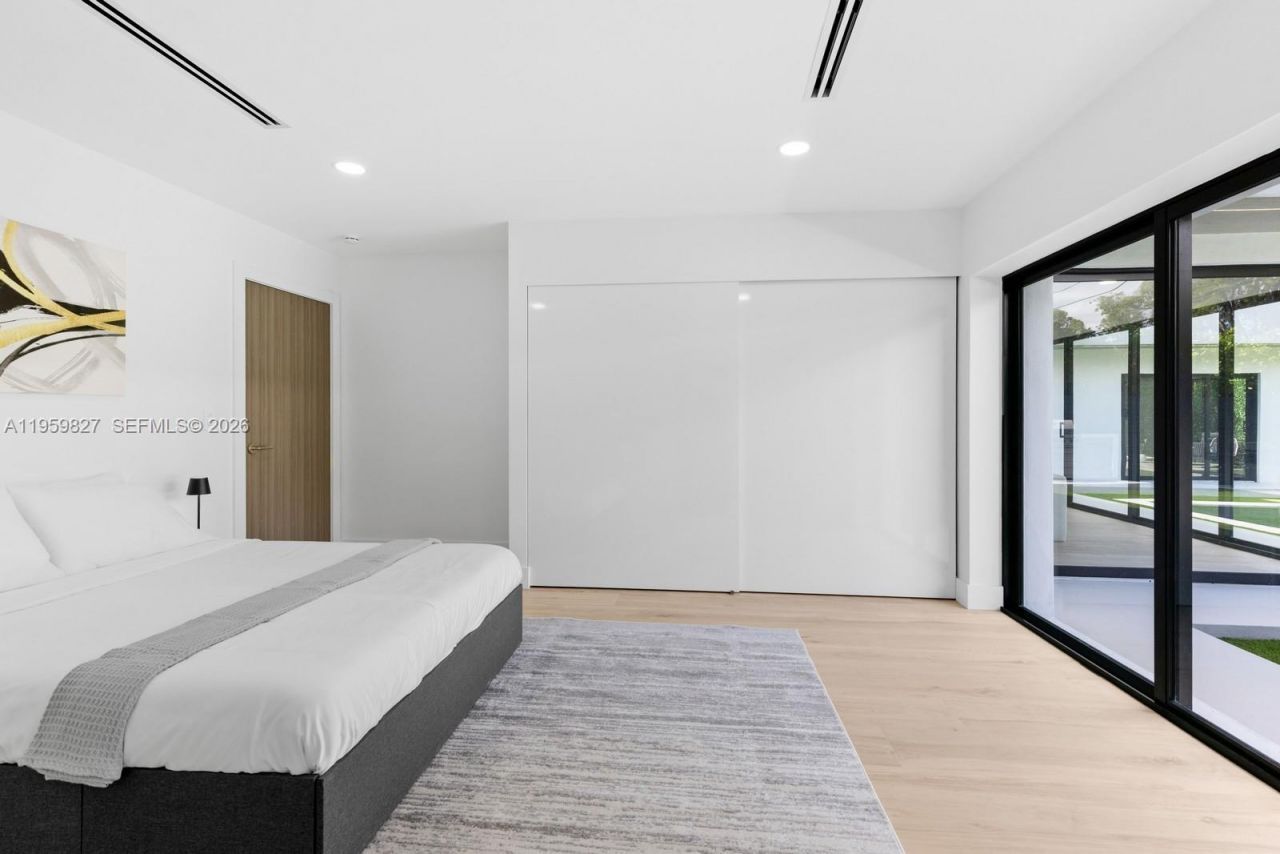 85 W Shore Dr W, Miami, FL 33133 Photo