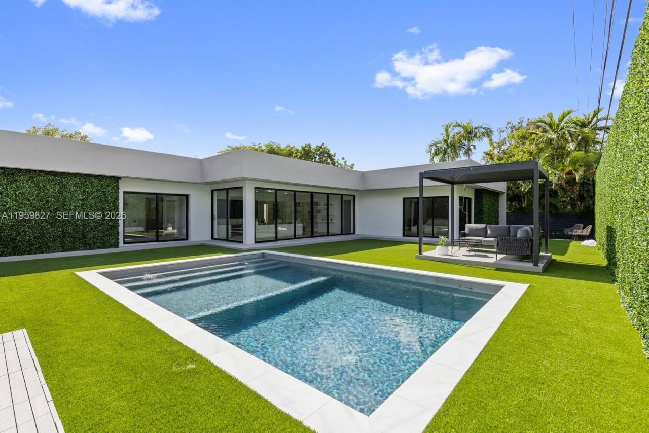 85 W Shore Dr W, Miami, FL 33133 Photo