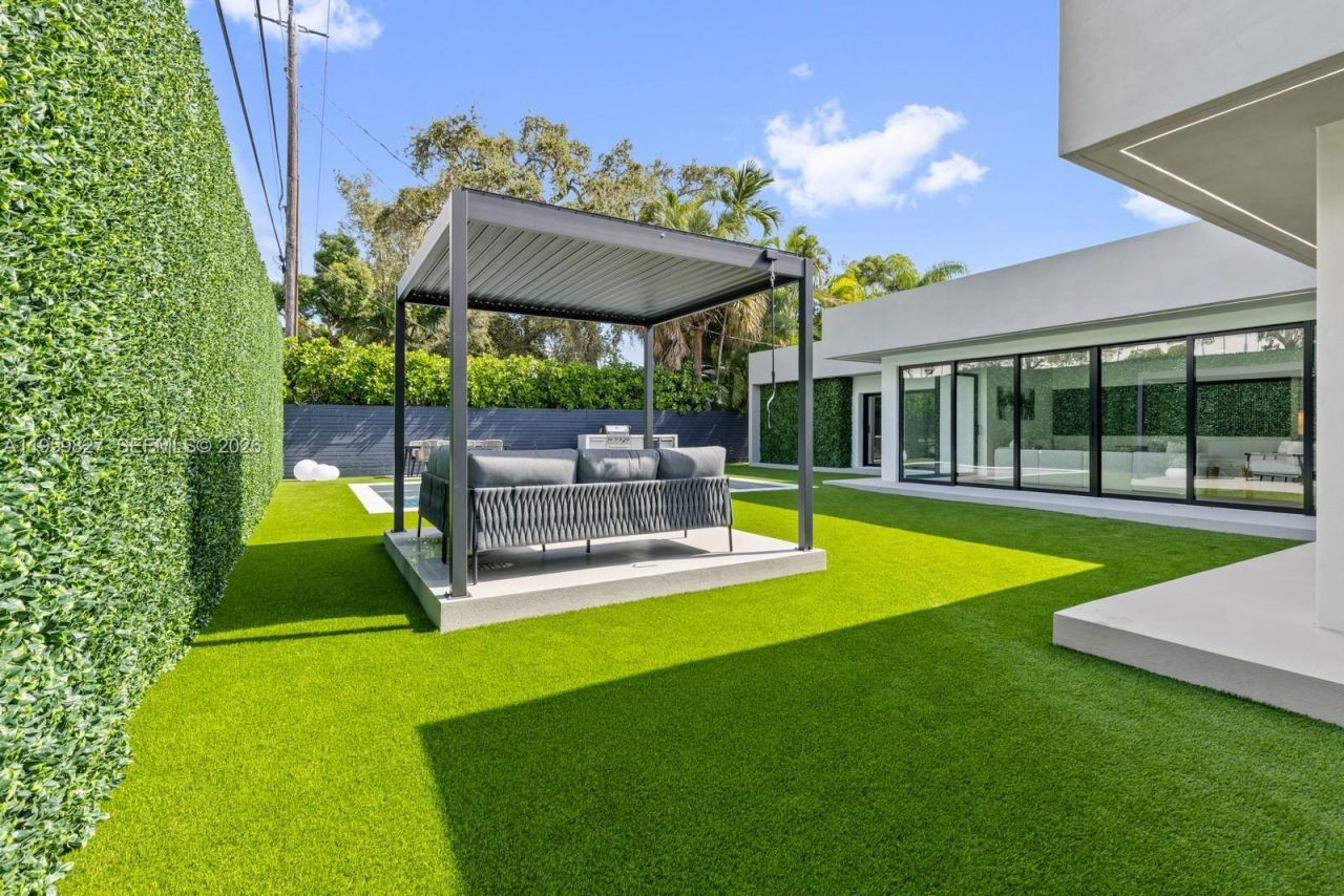 85 W Shore Dr W, Miami, FL 33133 Photo