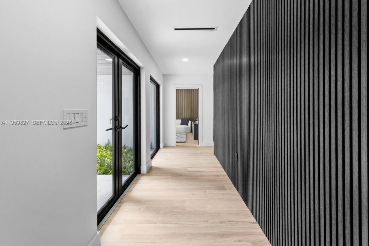 85 W Shore Dr W, Miami, FL 33133 Photo