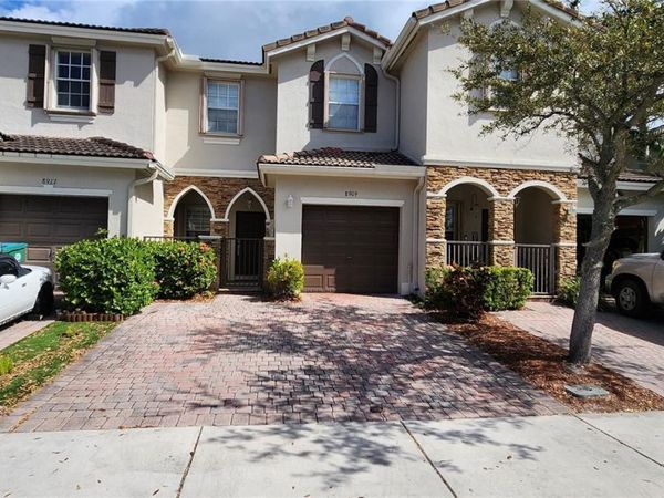 8909 SW 225th Ter, Cutler Bay, FL 33190