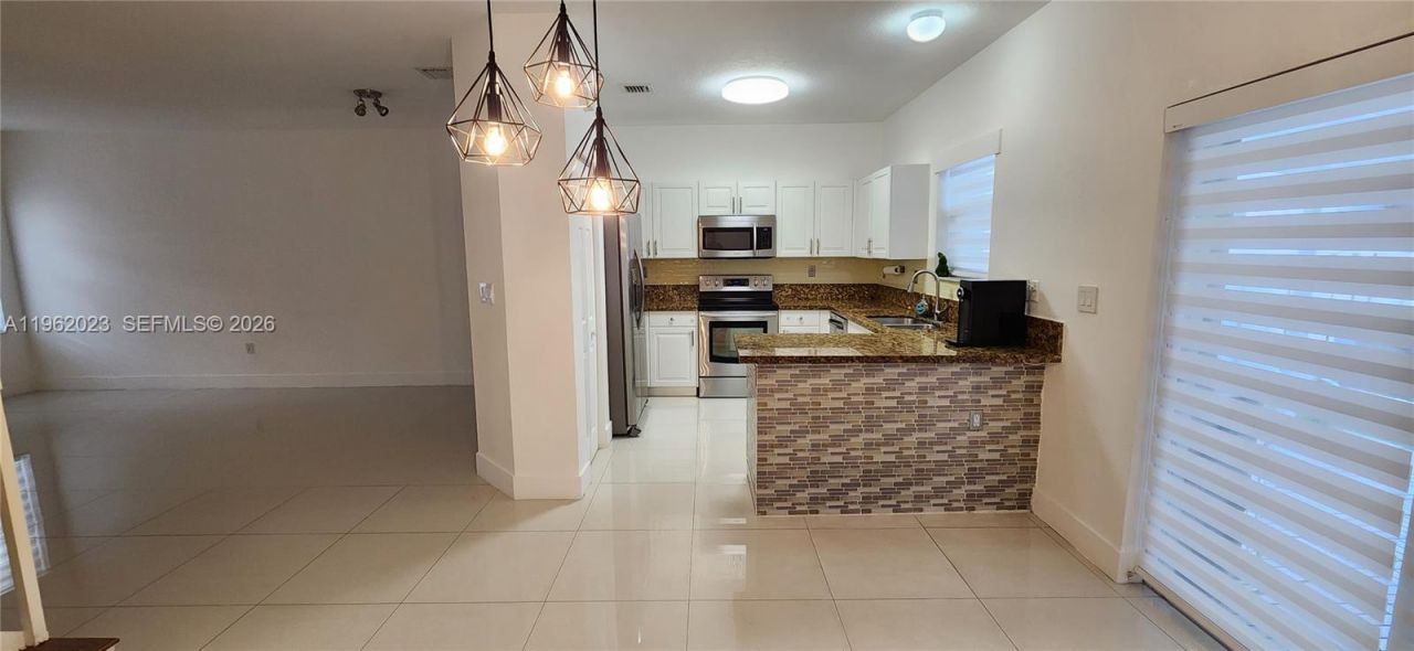 8909 SW 225th Ter, Cutler Bay, FL 33190 Photo