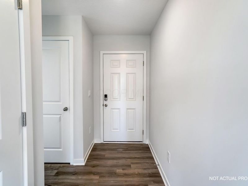 1231 Stratford Way, London, OH 43140 Photo 2