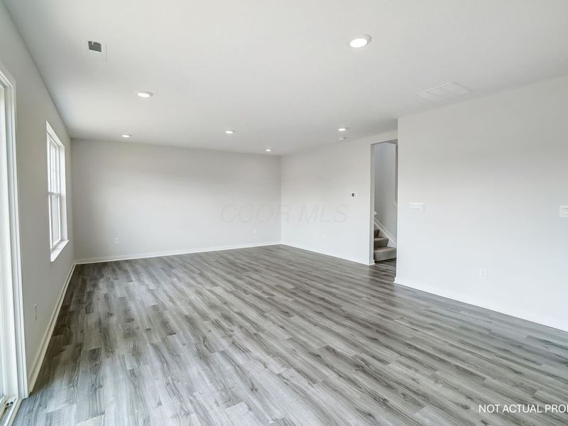 1231 Stratford Way, London, OH 43140 Photo 4