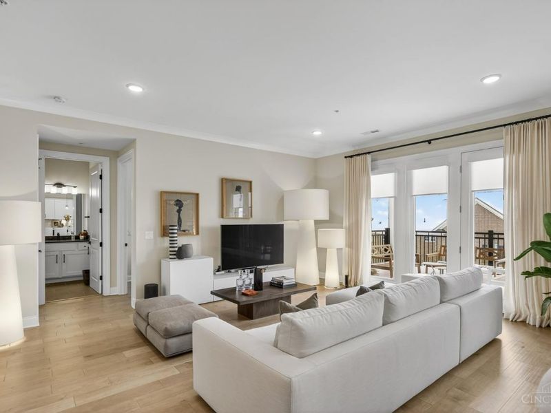 230 Vintage Club Drive, Unit 205, Montgomery, OH 45249 Photo 3