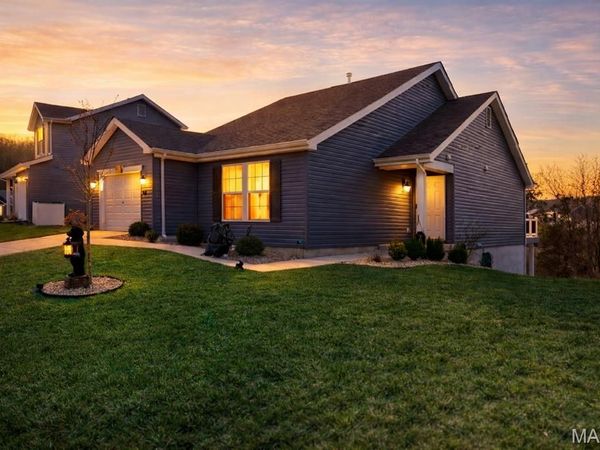 821 Black Bear Drive, House Springs, MO 63051