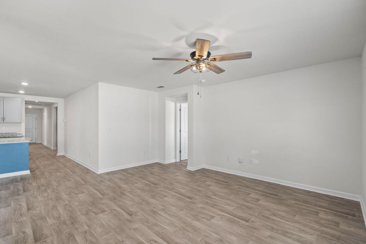 240 Country Grove Way Photo 9