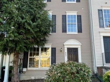 802 PENDLETON LANE, STRASBURG, VA 22657