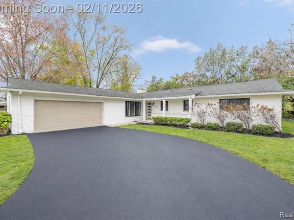 6850 WHITE PINE Drive, Bloomfield Twp, MI 48301