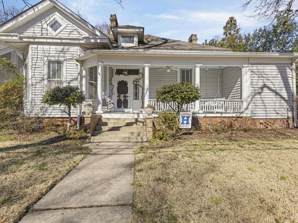 215 3rd Ave S, Columbus, MS 39701