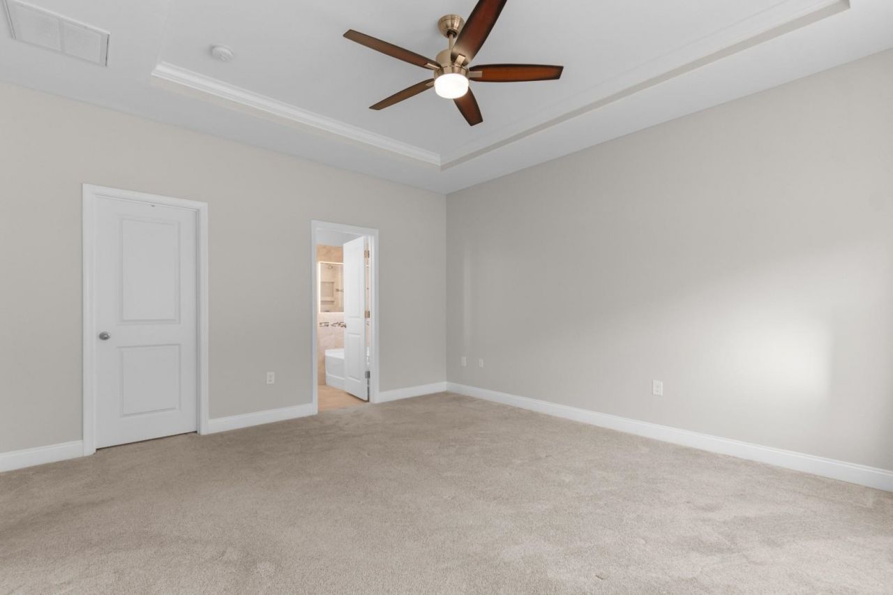 172 Viareggio Rd. Photo 13