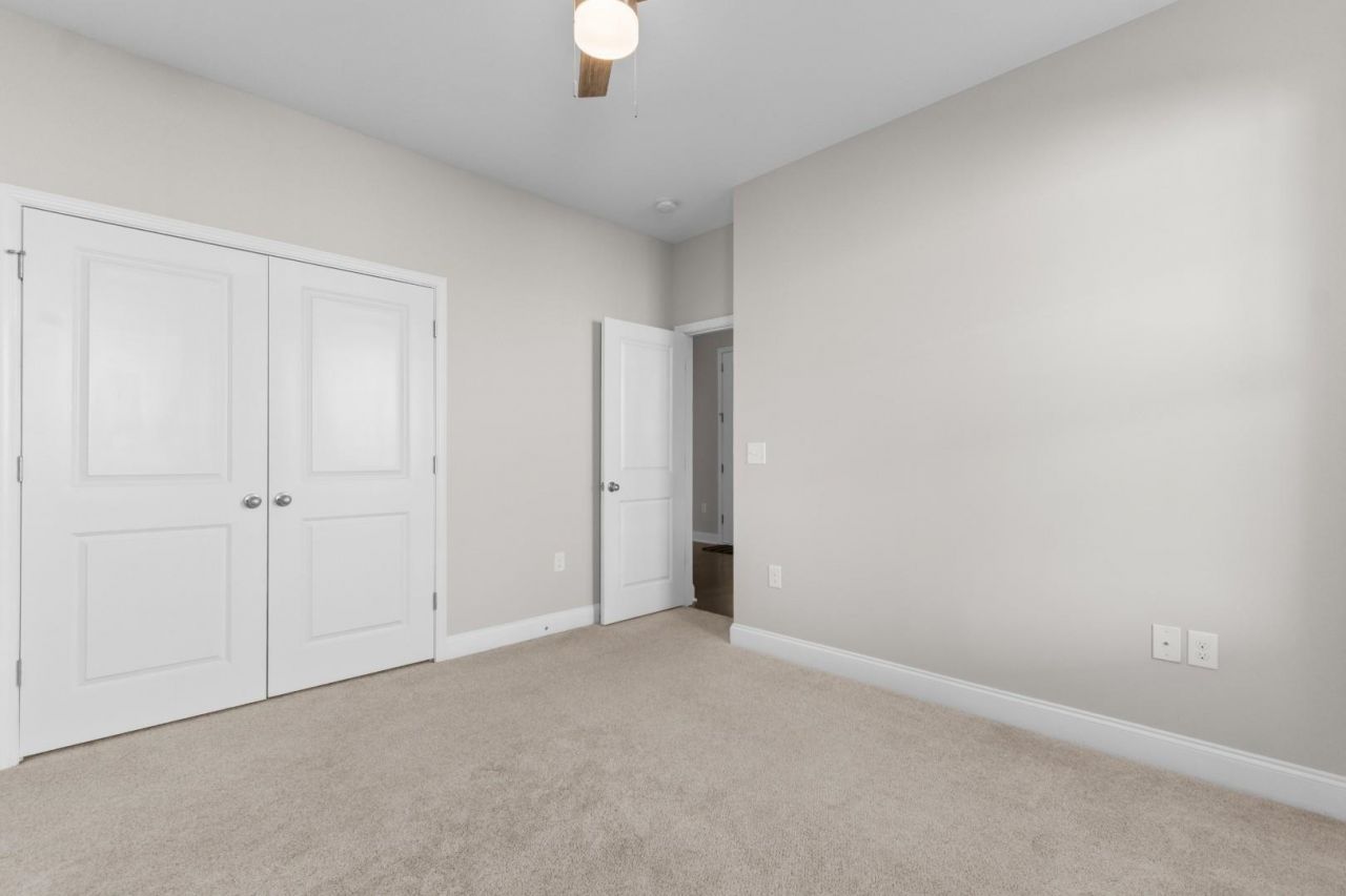 172 Viareggio Rd. Photo 22