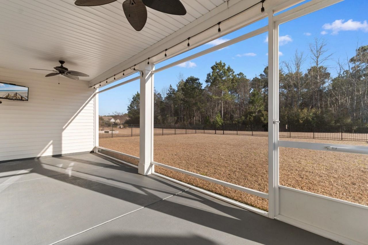 172 Viareggio Rd. Photo 25