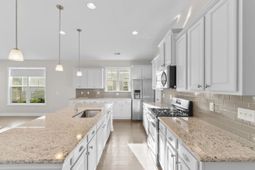 172 Viareggio Rd. photo 4