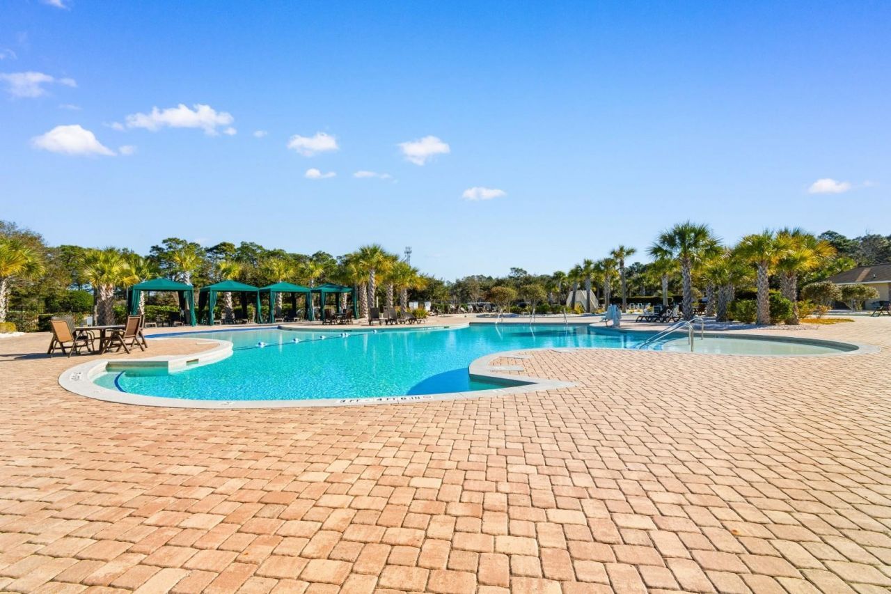 172 Viareggio Rd. Photo 35