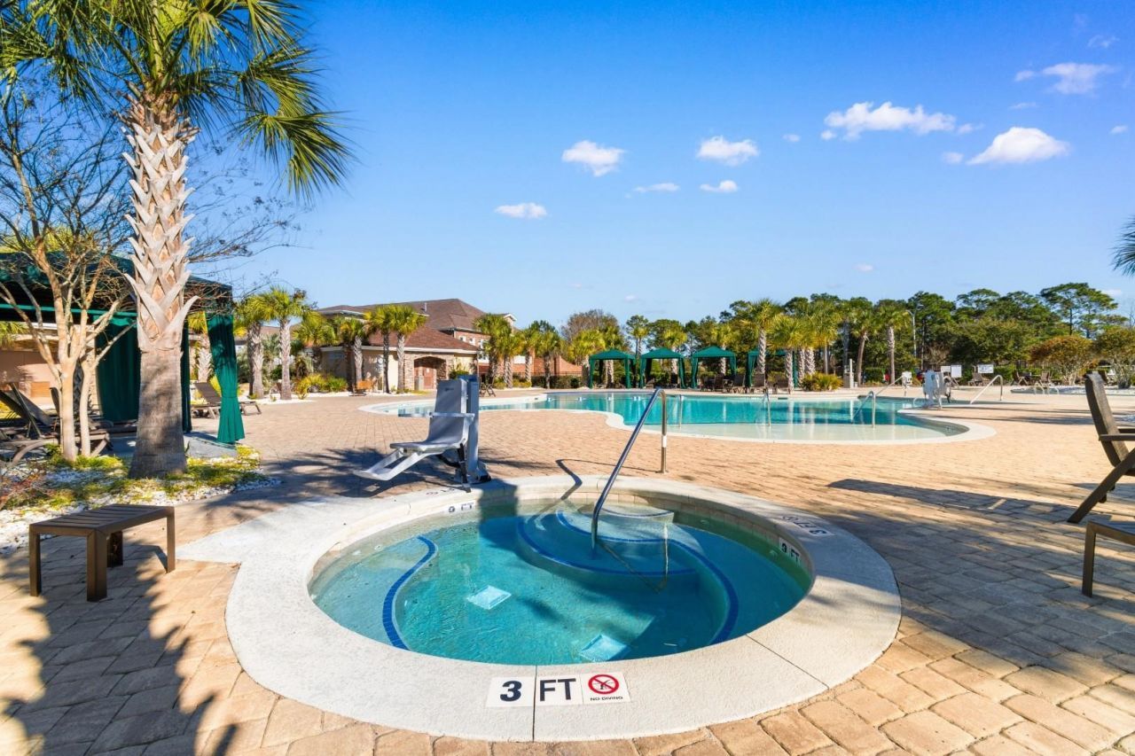 172 Viareggio Rd. Photo 36