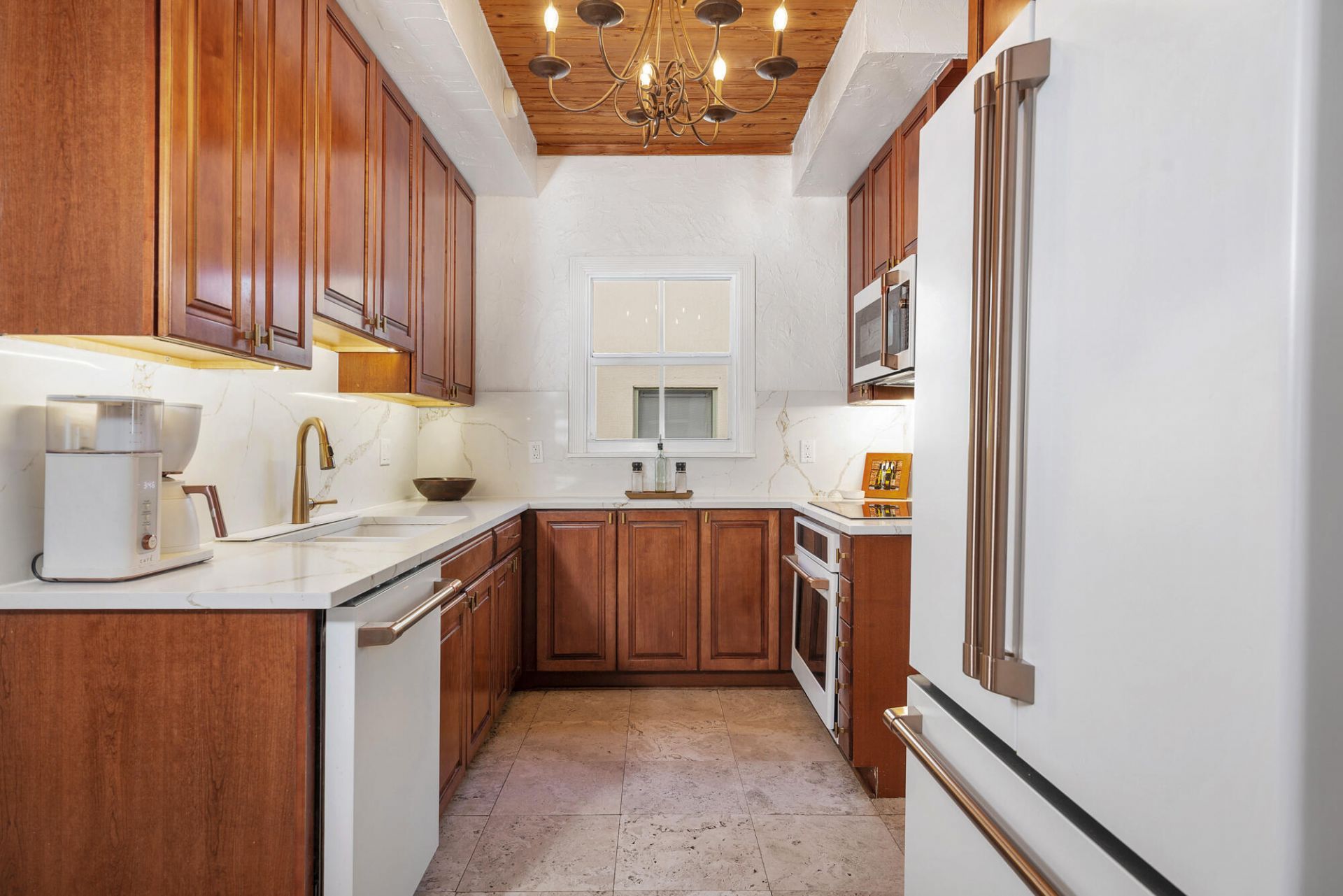 137 Edgewood Drive, West Palm Beach, FL 33405 Photo