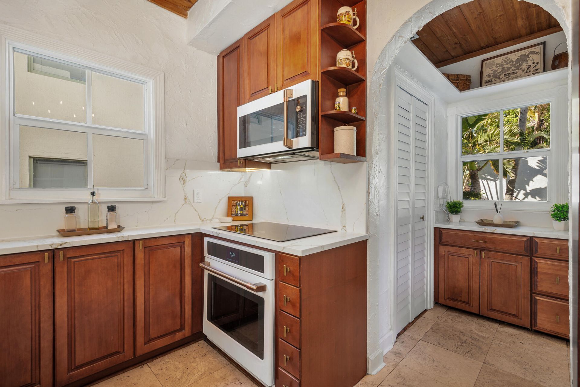 137 Edgewood Drive, West Palm Beach, FL 33405 Photo