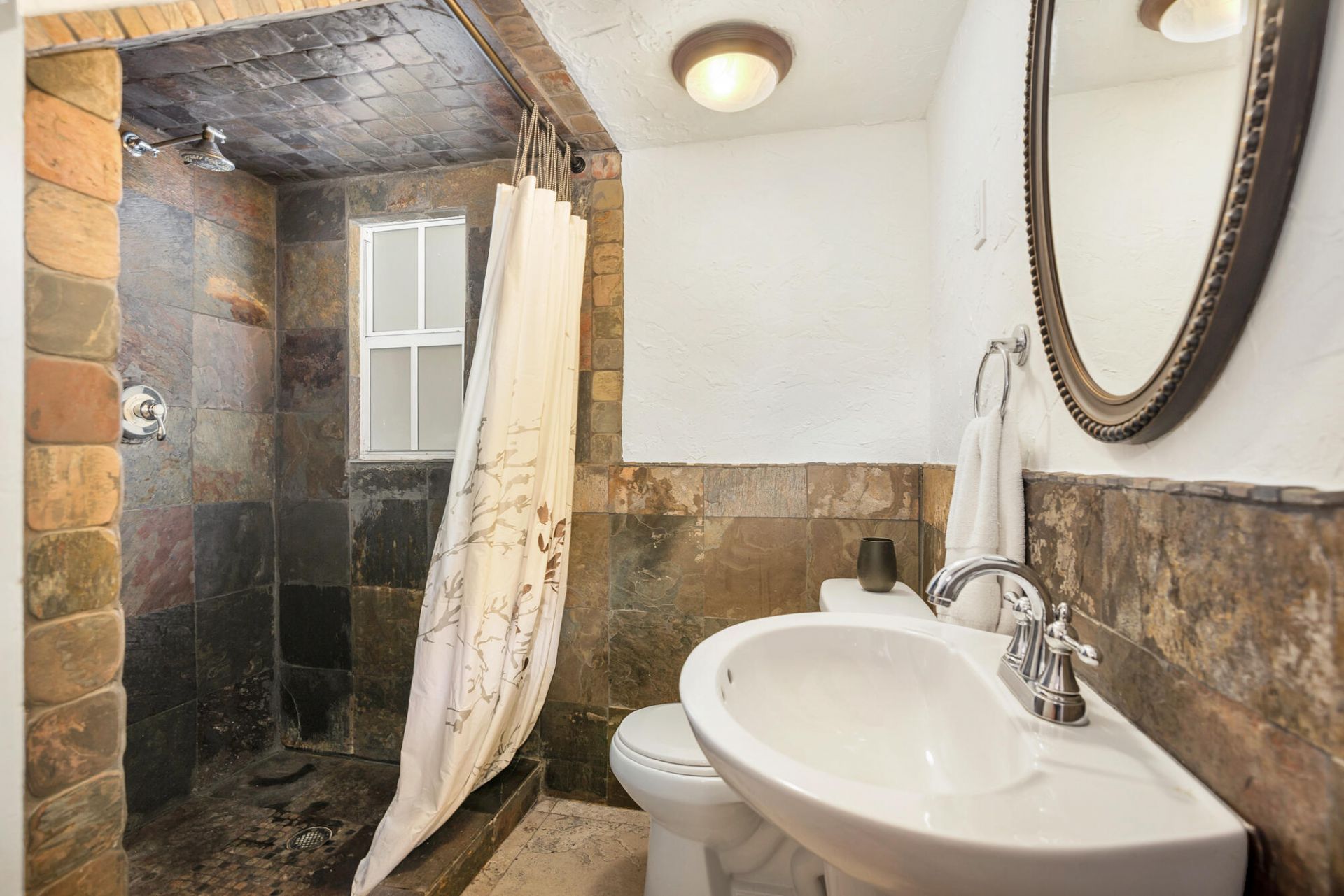 137 Edgewood Drive, West Palm Beach, FL 33405 Photo