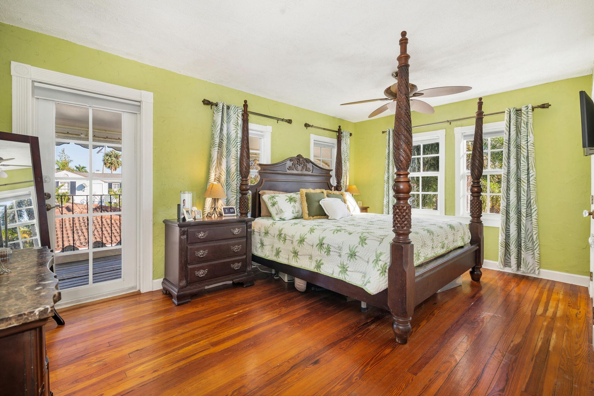 137 Edgewood Drive, West Palm Beach, FL 33405 Photo